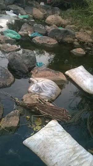 Cơ[-]sở[-]giết[-]mổ[-]gia[-]súc[-]xả[-]thải[-]gây[-]ô[-]nhiễm[-]ở[-]cầu[-]Finom,[-]xã[-]Hiệp[-]Thạnh,[-]huyện[-]Đức[-]Trọng,[-]tỉnh[-]Lâm[-]Đồng